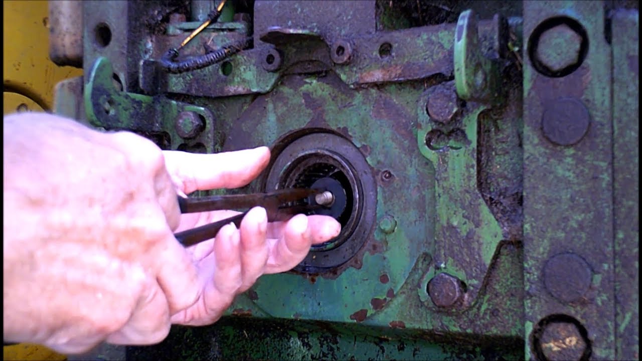 Replacing Inner PTO Seal on John Deree 6400