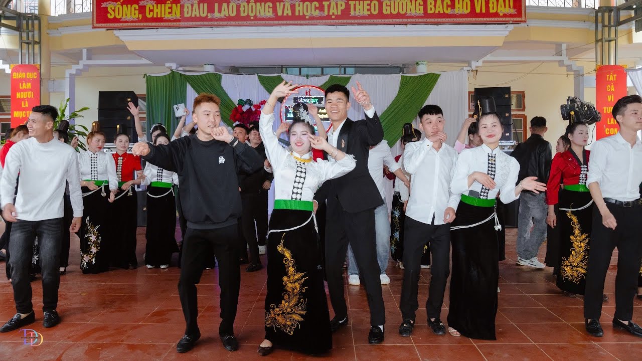 Các Cô Gái Bản Nhảy Cực Căng Tại Đám Cưới - Thu Hằng - Anh Quỳnh - Bản Phặng - Xã Muổi Nọi