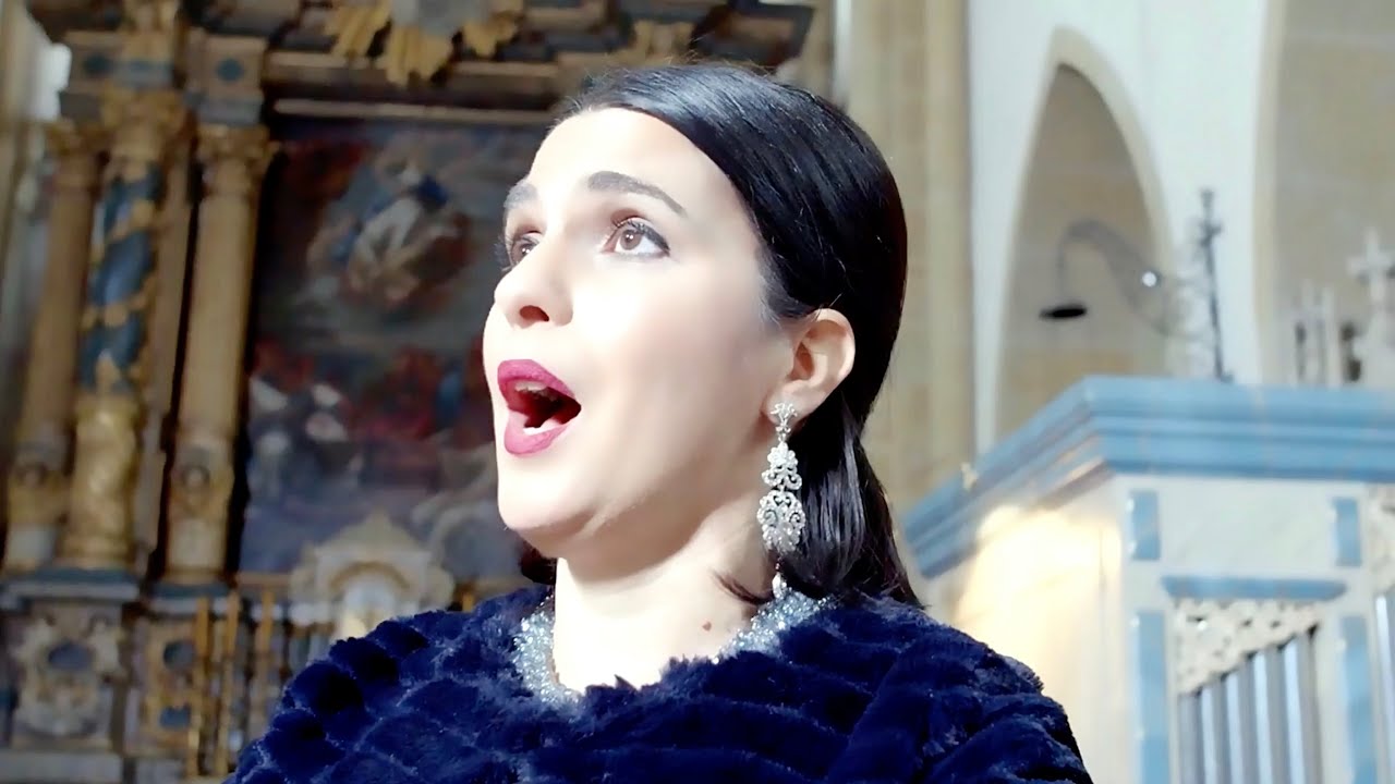 Live performance famous Ave Maria: Bach/Gounod soprano C. Oddo, violin J. Bulka, organ N. Naumova
