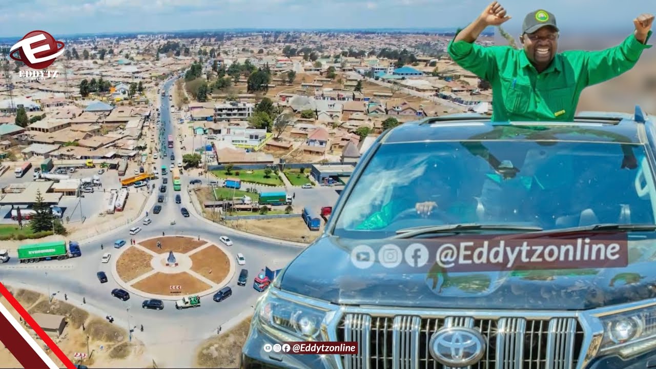 MWAKIFUKU AWEKA HISTORIA  MSAFARA WA KUCHUKUA FOMU YA UDIWANI KIVAVI MAKAMBAKO/AKIWA NA WAJUMBE CCM