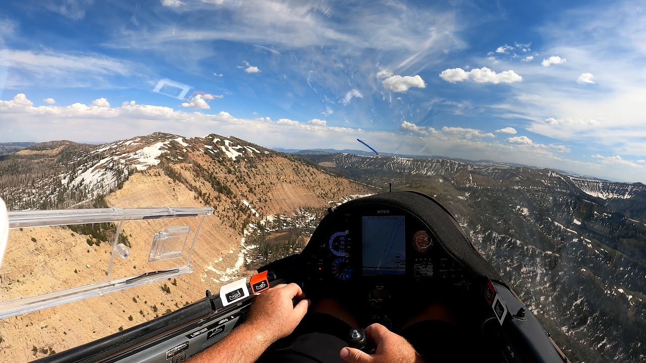 Top Gun in the Mountains - Gliders Play Up There Too
