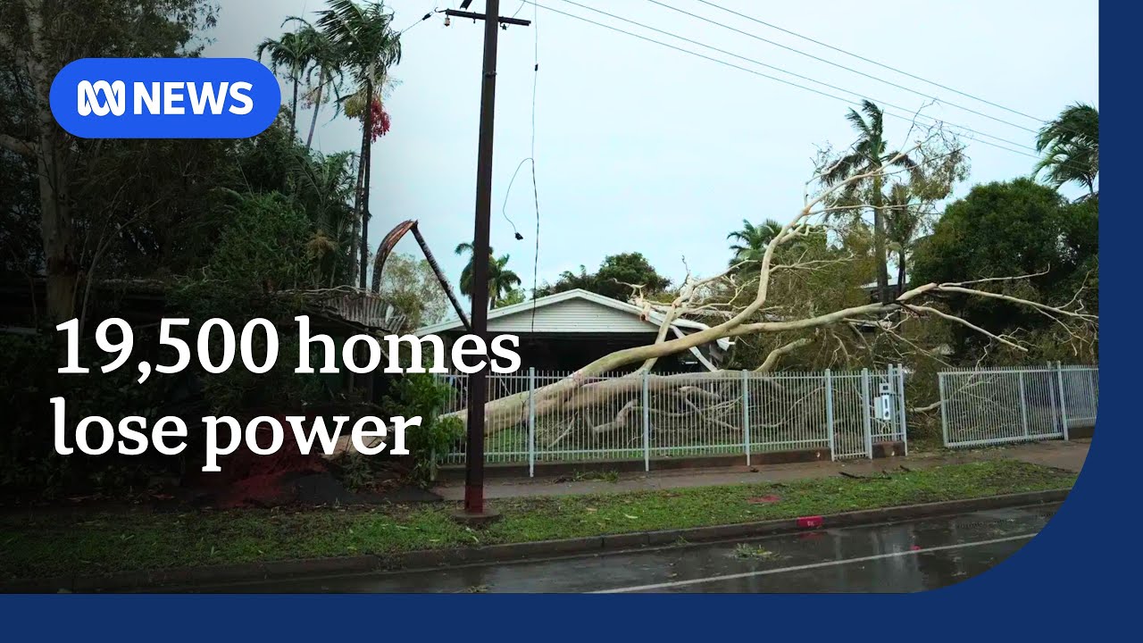 Tropical Cyclone Fina leaves Darwin residents to assess damage | ABC NEWS