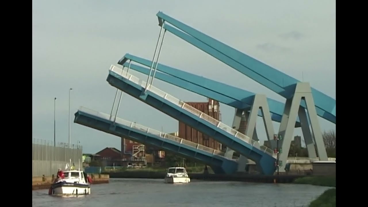 Hull Bridges Cruise 2002