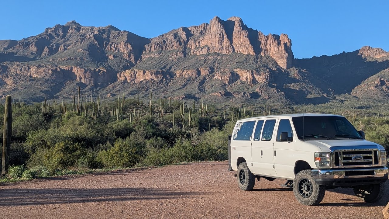 Halloween night camping in the Superstition Mountains 