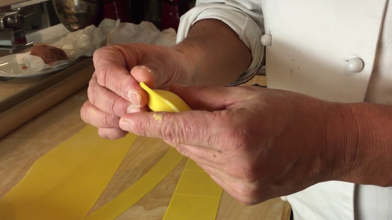 Come si piegano tortellini e tortelloni