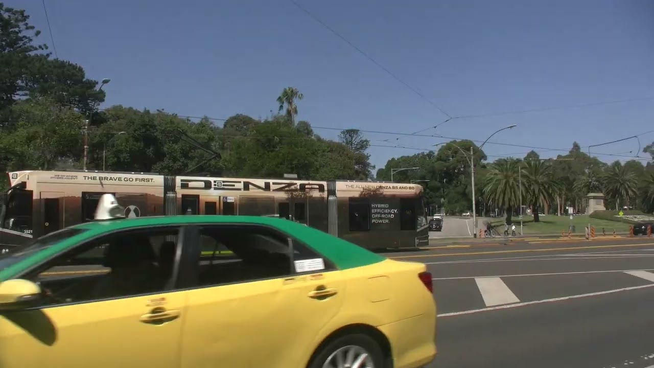 Denza Tram D1 3521 St Kilda Road