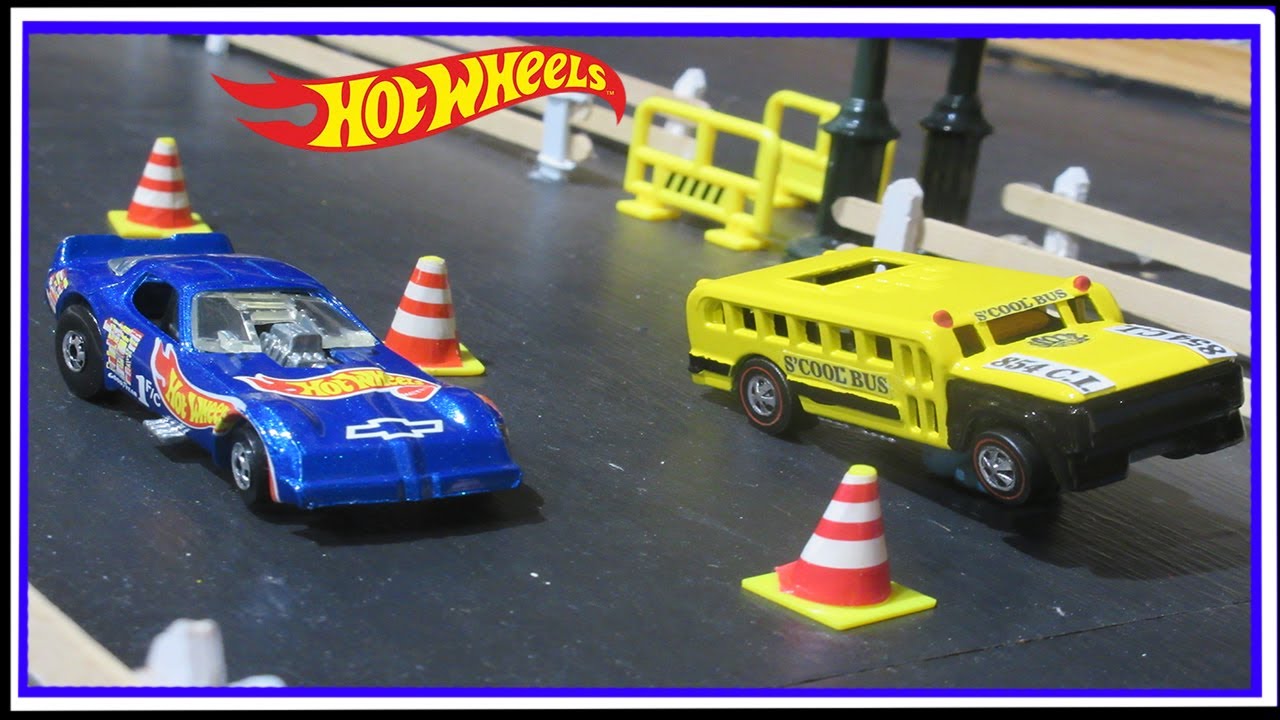 S'cool Bus Vs Firebird Funnycar - Hot Wheels Drag Race - Stop Motion