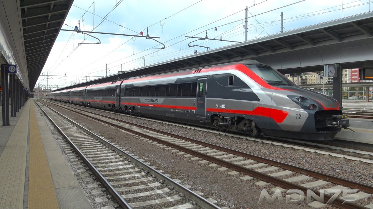 Treni passeggeri alta velocità e qualche merci, stazione di Brescia inizio maggio 2022 [4K]