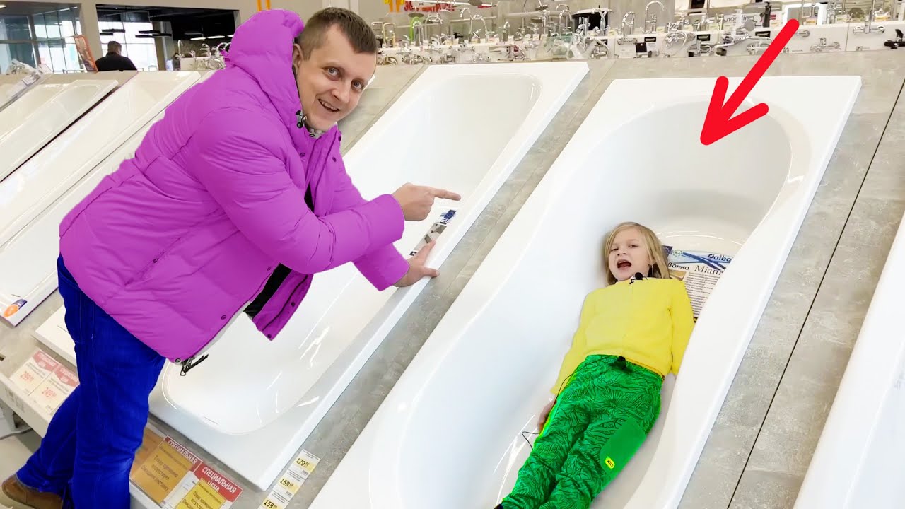 SOFIA AND HIDE AND SEEK IN THE STORE. SOFIA THE SHAHUNYA