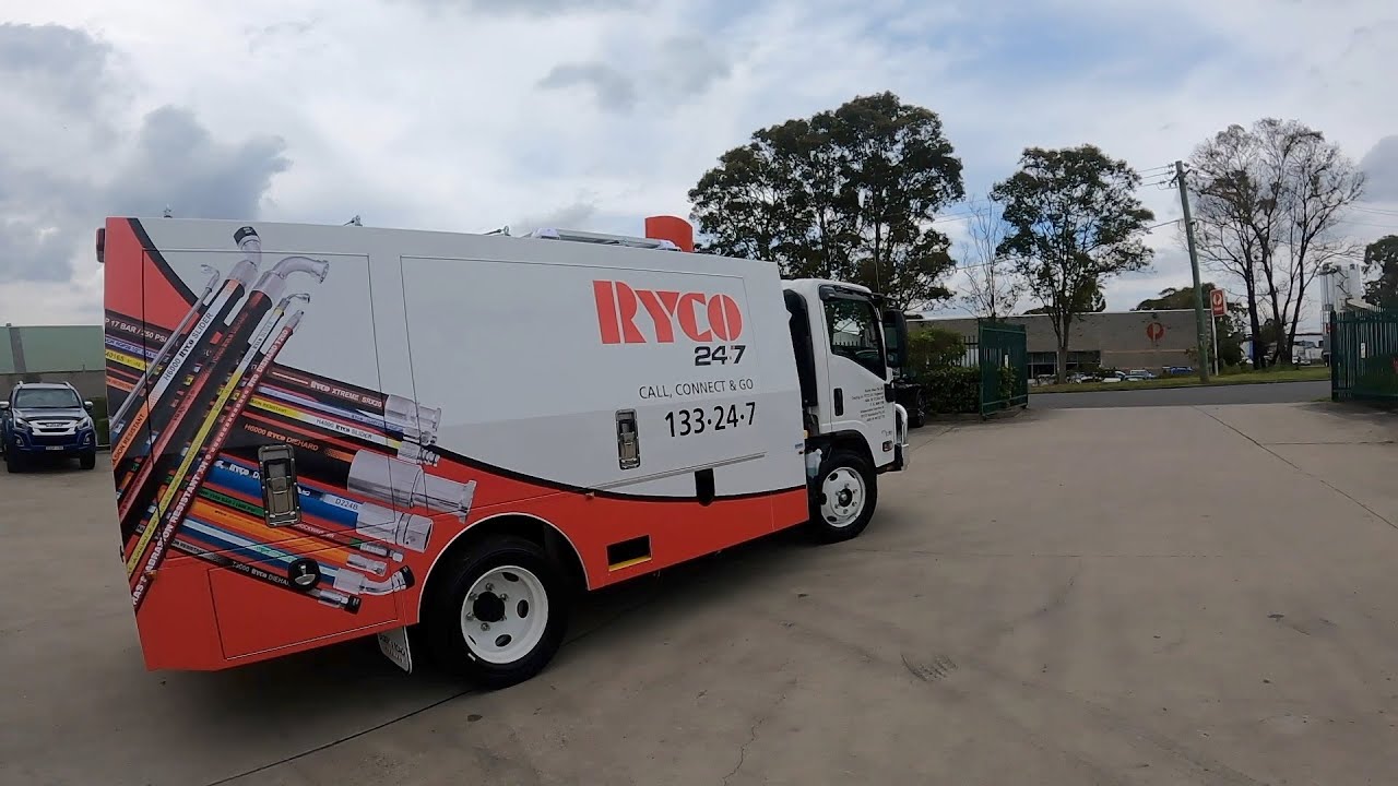 ISUZU NQR 85 Hydraulic hose service truck build
