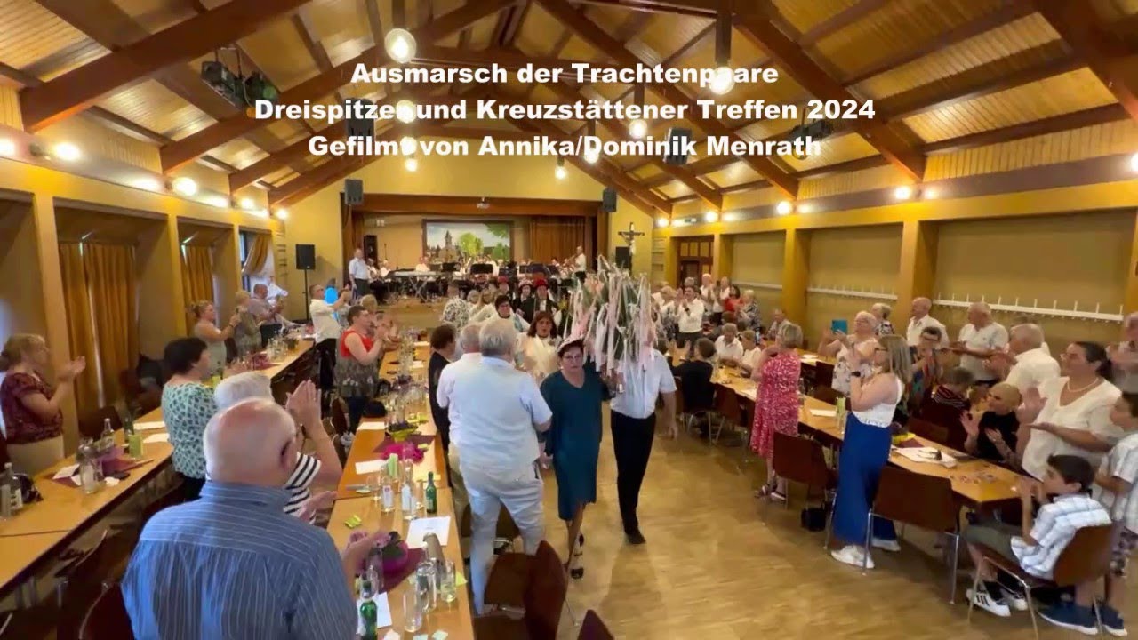 Ausmarsch der Trachtenpaare Dreispitzer und Kreuzstättener Treffen 2024
