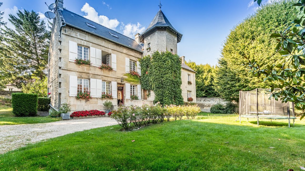 Ancien Presbytère du XVIIIème à vendre à côté de Chantilly dans l'Oise