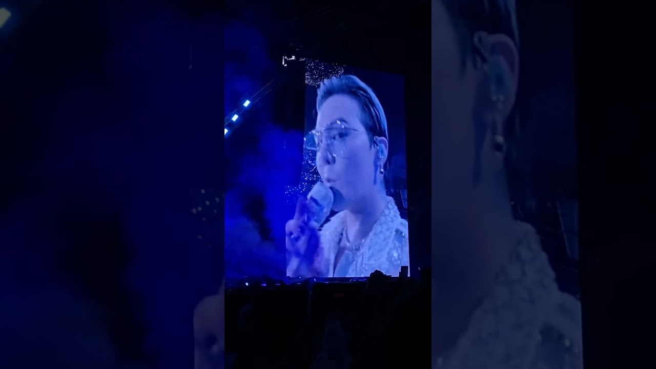 Bonamana+Butterfly - GDragon Ubermensch in Hanoi D1