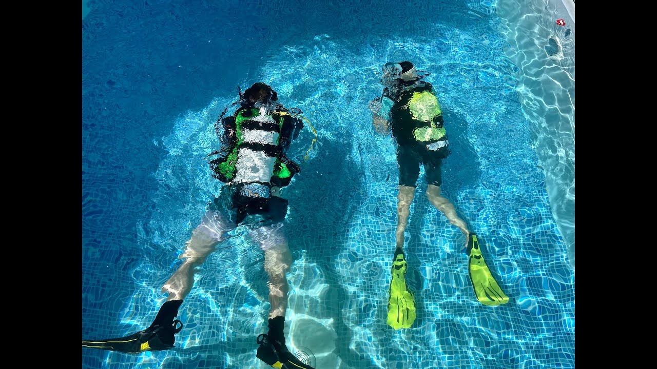 Tauchen lernen im Pool mit NextLevelDiving