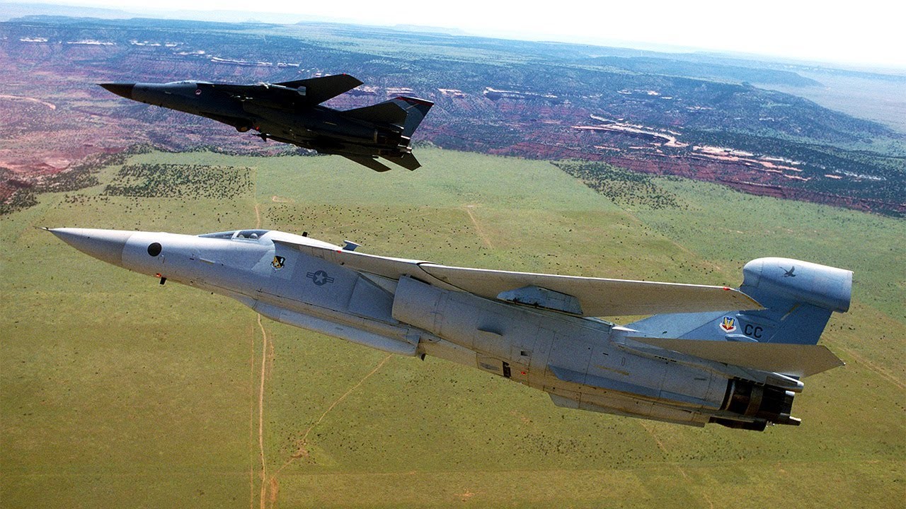 EF-111 With No Weapons Smashes Iraqi Mirage into the Ground