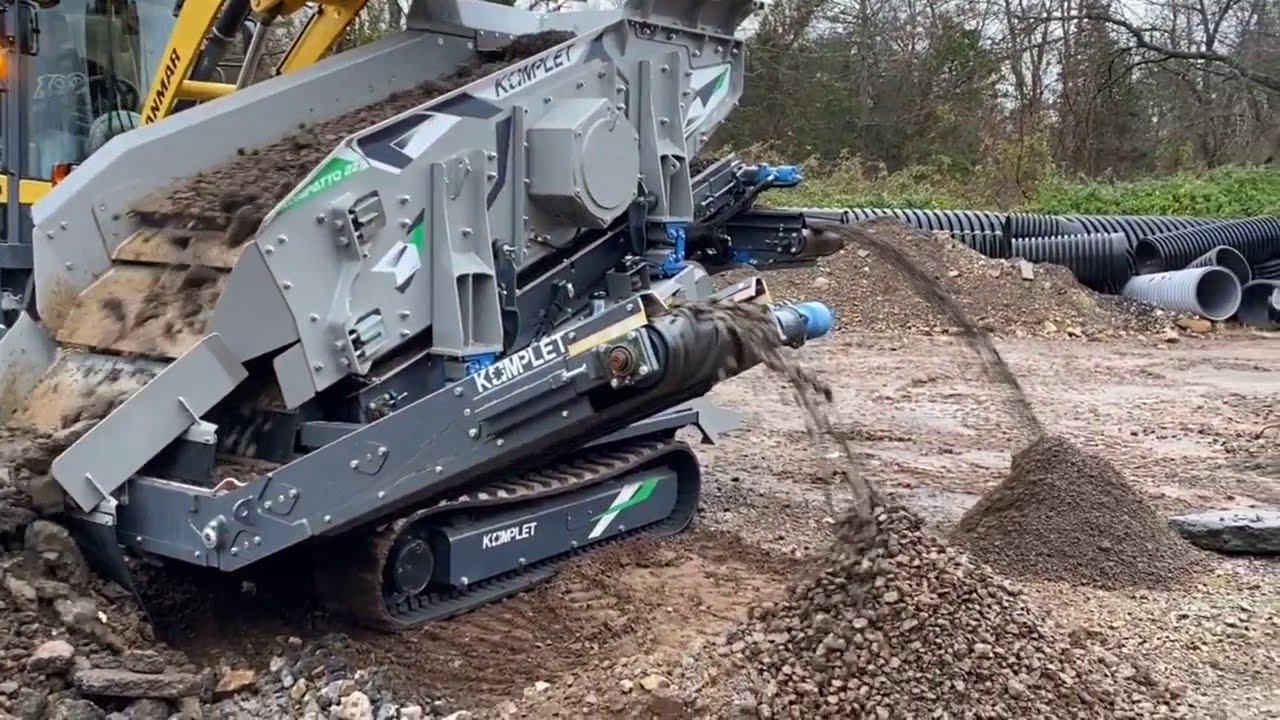 Kompatto 221 Mobile Screener Screening Concrete and Asphalt