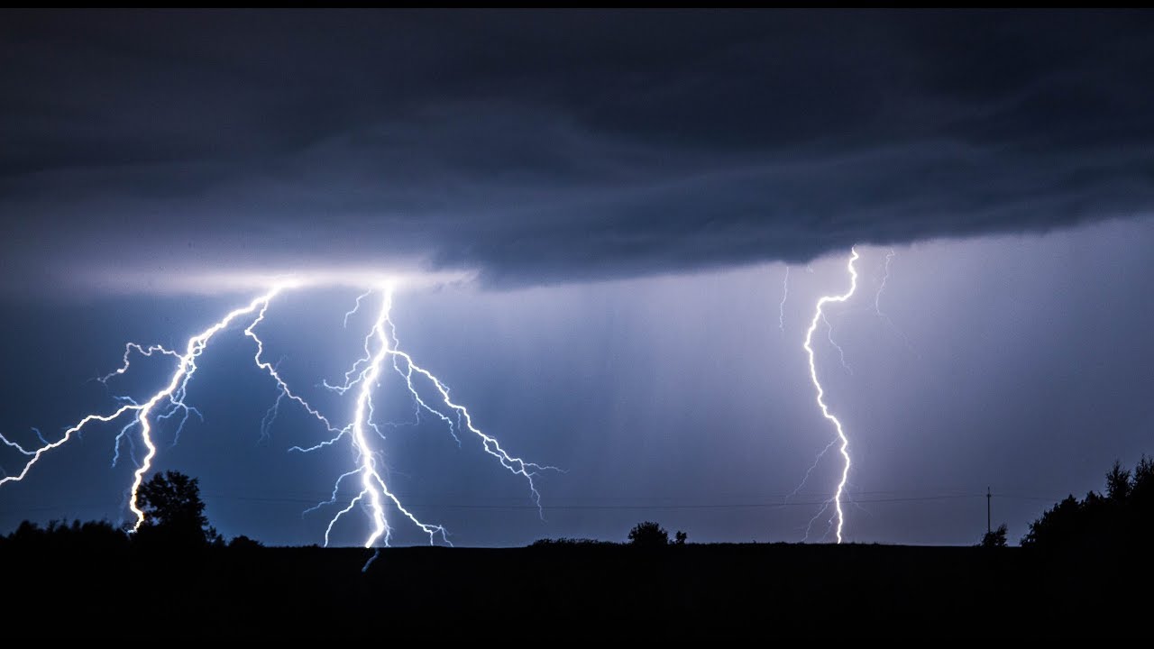 Nocna burza / Potężne pioruny / Okolice Rzeszowa / 02.09.2019