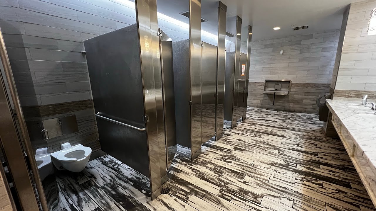 Tour of Men’s Restrooms | Mall, Arcadia, California | Duravit Urinal & Kohler Kingston Toilet Flush