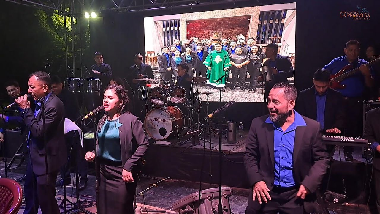 Agachate, párate, baila y brinca (Popurri #1)|Cumbia de la Virgen María Orquesta Católica La Promesa