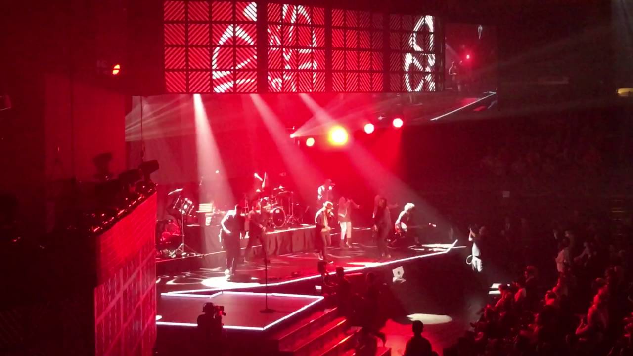 tobyMac performs....then a DC Talk reunion at the 2016 Dove Awards!