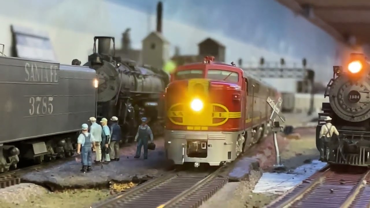 Santa Fe newly equipped 1948 Super Chief & heavy freight w/ helper service