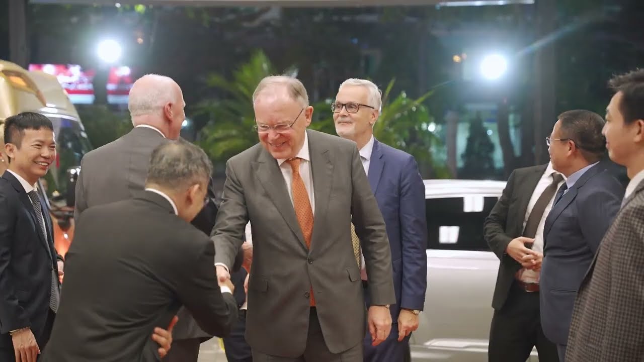 Ph&aacute;i đo&agrave;n Bang Lower Saxony đến thăm v&agrave; l&agrave;m việc tại PVI