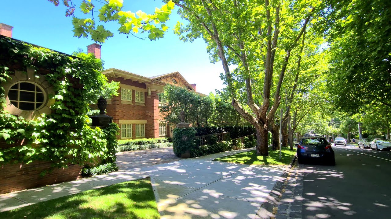 Toorak Suburb Walking Tour. Clendon and Orrong Road. Melbourne Australia 4K