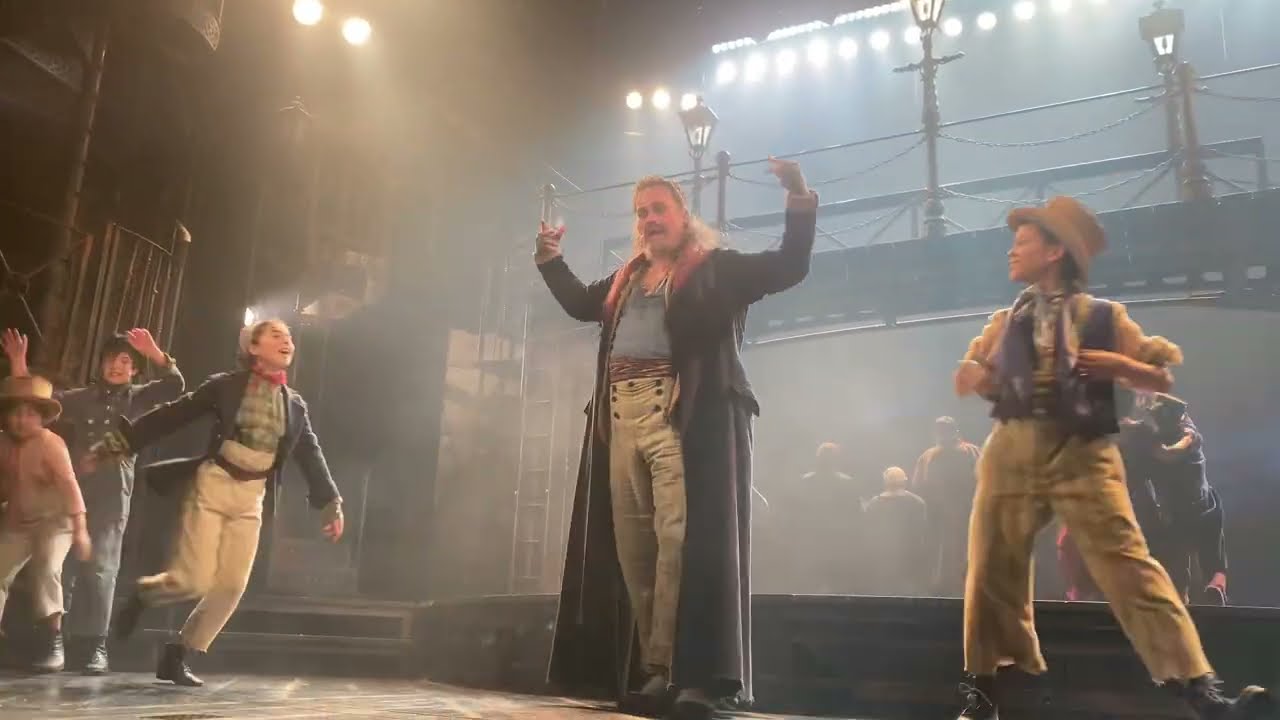 Oliver! West End Bows 19/02/26 Oscar as Fagin - Gielgud Theatre 