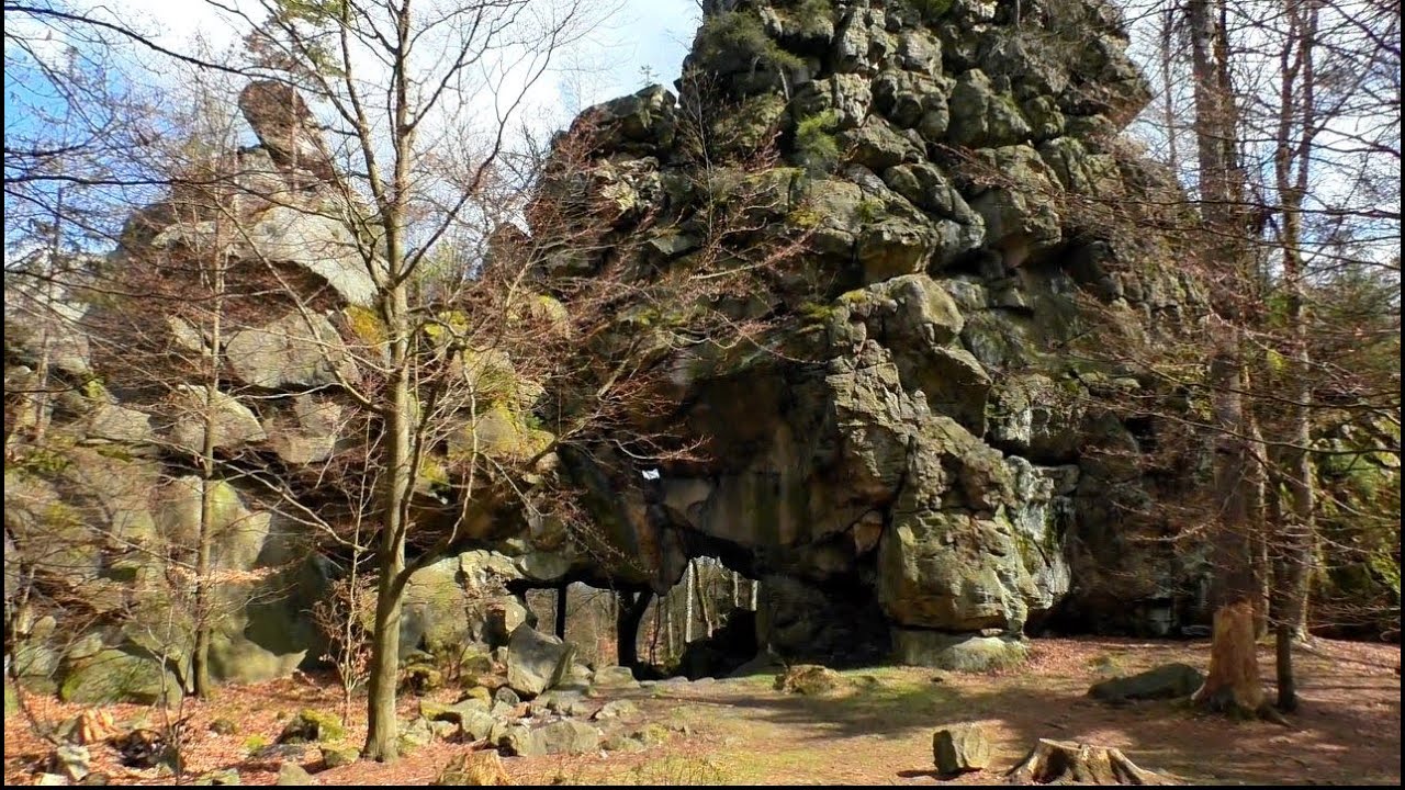 Mühlstein-Felstor und Eishöhle im Lausitzer Gebirge/ Tschechien/Milštejn Ledová jeskyně Lužické hory
