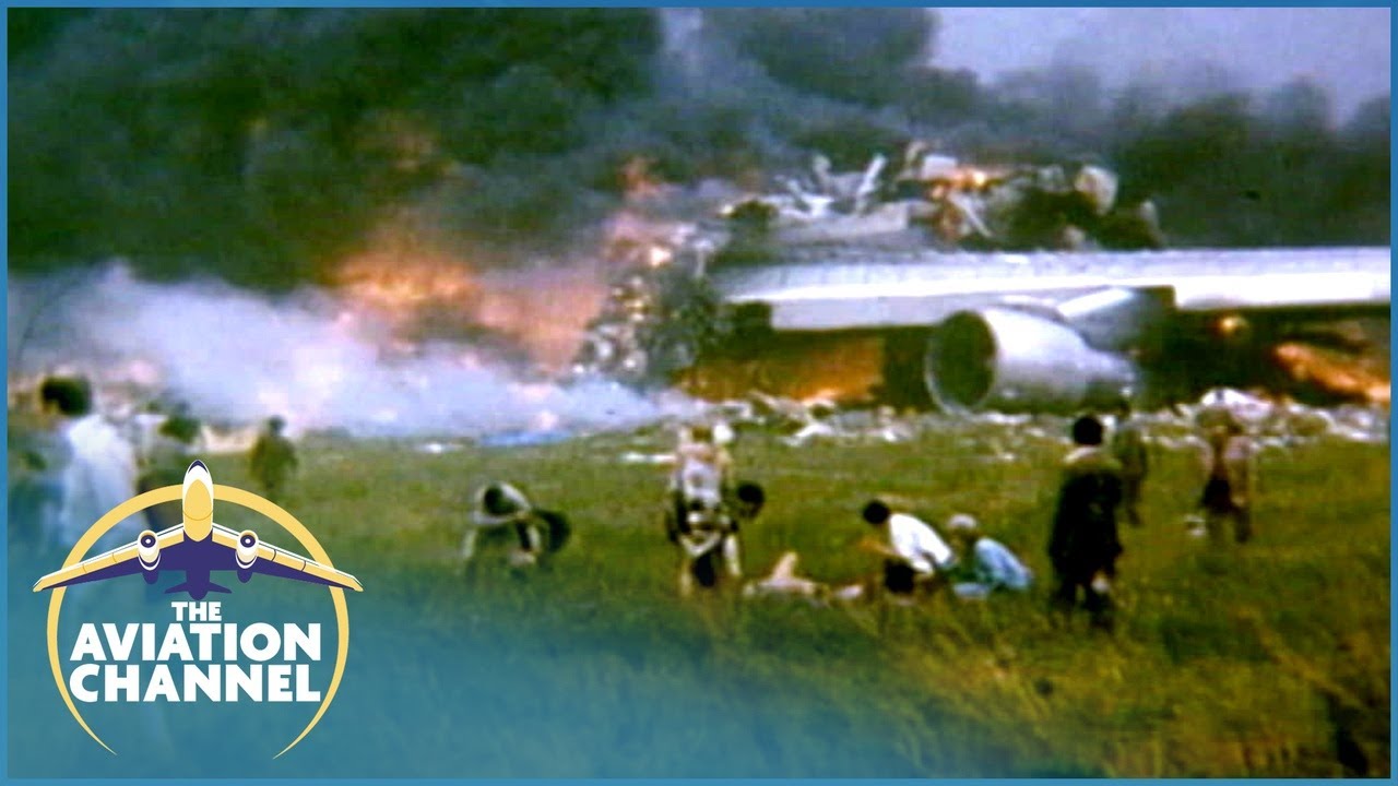 The Tenerife Airport Disaster - How 583 Lives Were Lost in Minutes