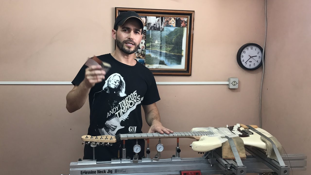 Regulando uma Fender Stratocaster  - Erlewine Neck Jig Workstation