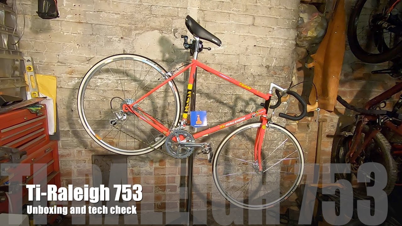 Ti-Raleigh 753 Team Replica unboxing and tech check. Iconic 1980 Tour de France winning bike reborn.