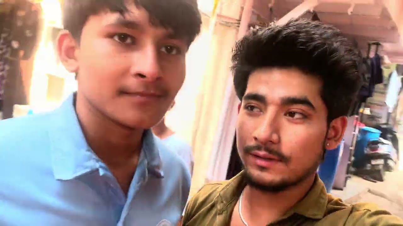 मेरे ऐरिया के बच्चे स्कूल ना जाके दिन भर खेलते रेते है #sarojvlogs #playing #dailyvlog 