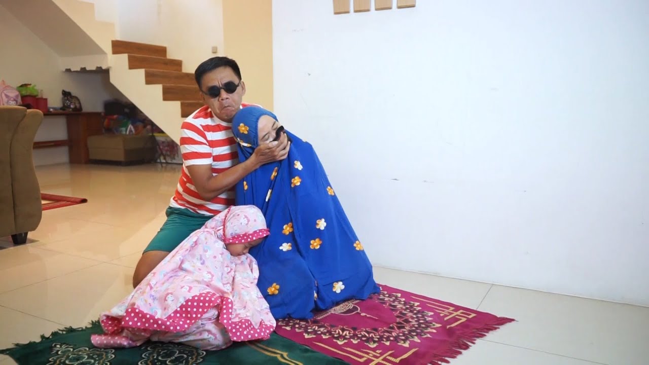 IBU HAMIL LAGI SOLAT DIBEKAP