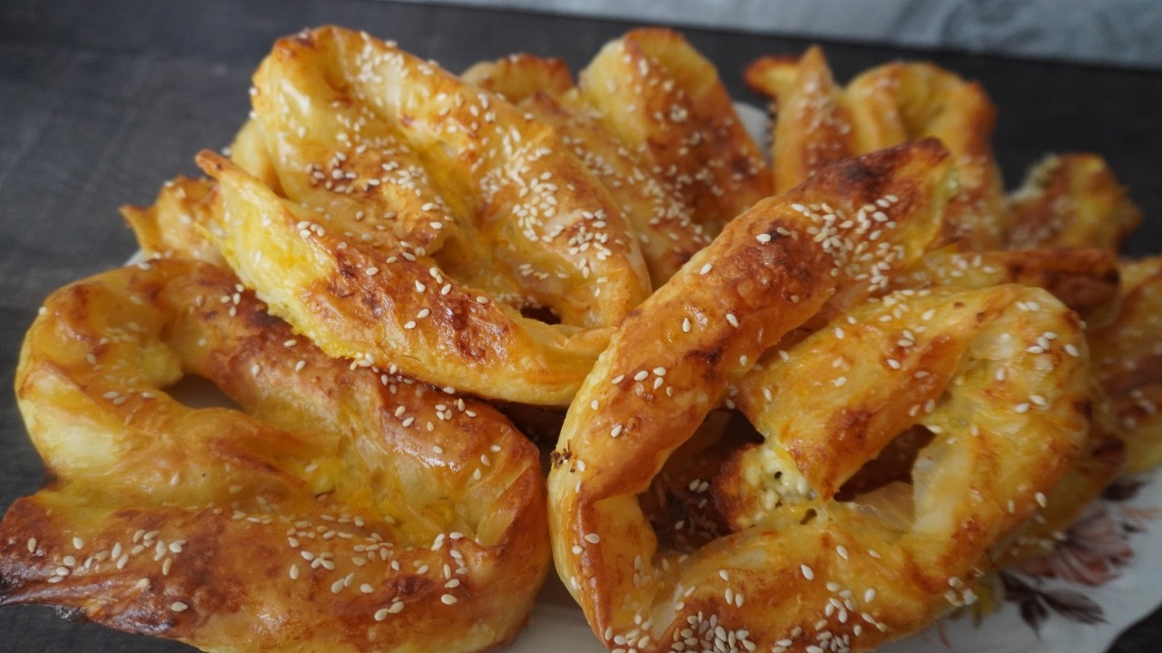 Най-вкусните и хрупкави банички със сирене.