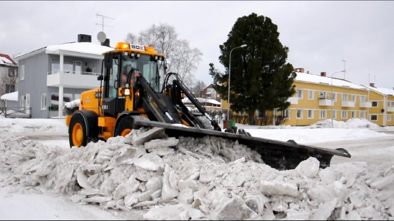 JCB 416S | Ice ripping with UFO snowplough
