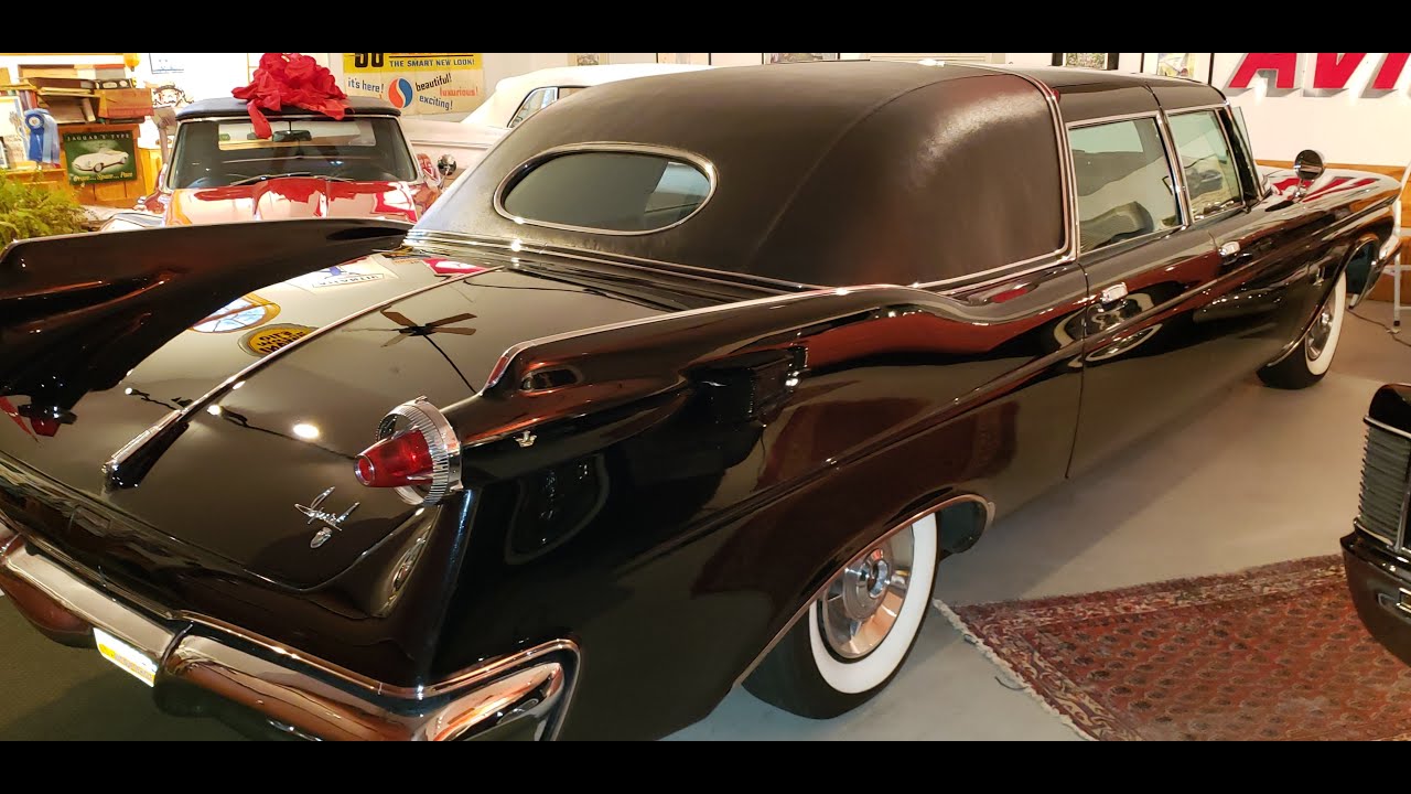 Лимузин Crown Imperial 1960 года, которым пользовался Нельсон Рокфеллер.