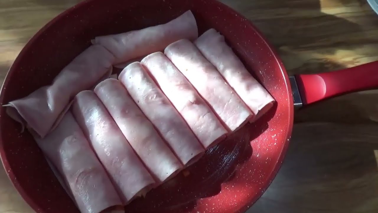 ROLLOS DE JAMÓN CON SALSA DE CEBOLLA