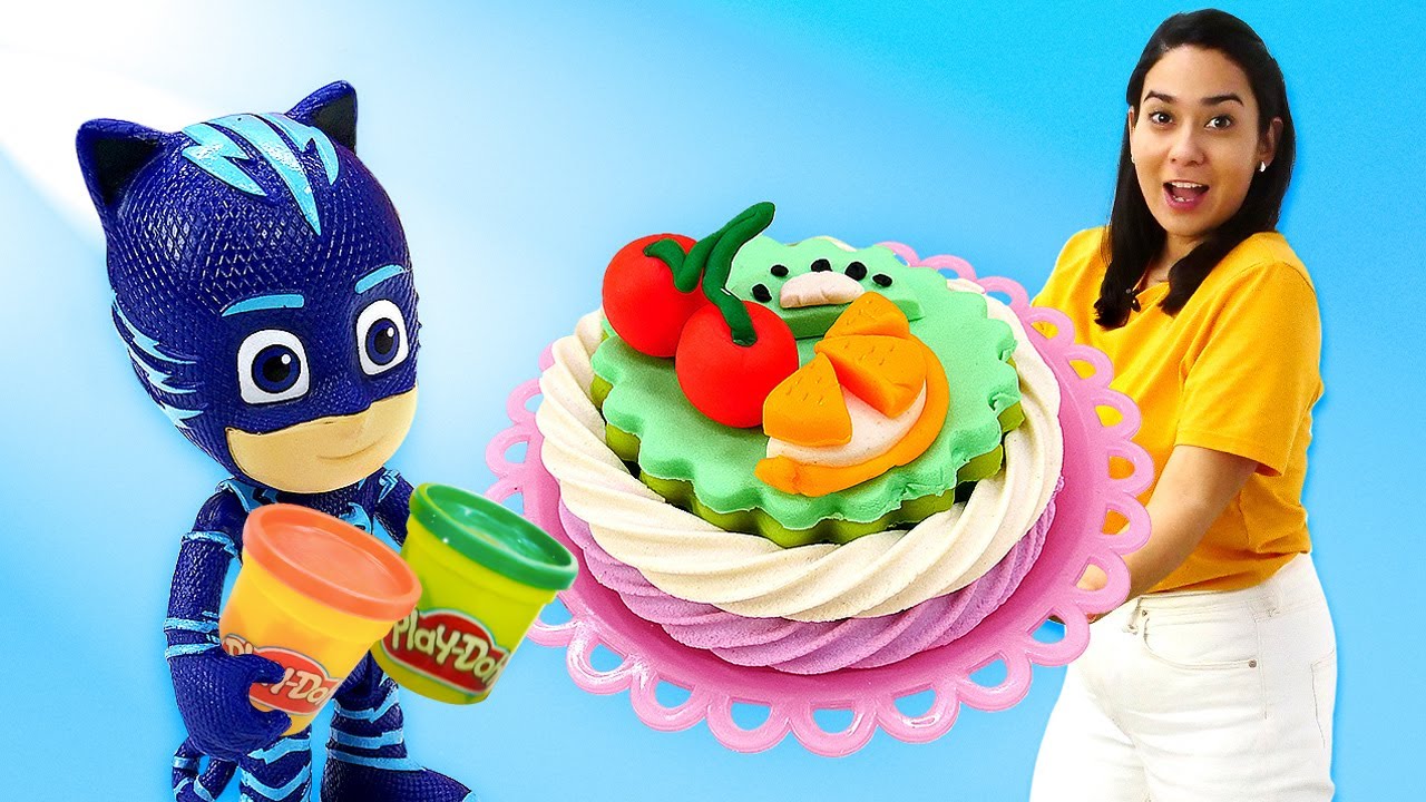 Play Doh Schule mit Valeria. Torte aus Knete für die PJ Masks. Spielzeug Video für Kinder
