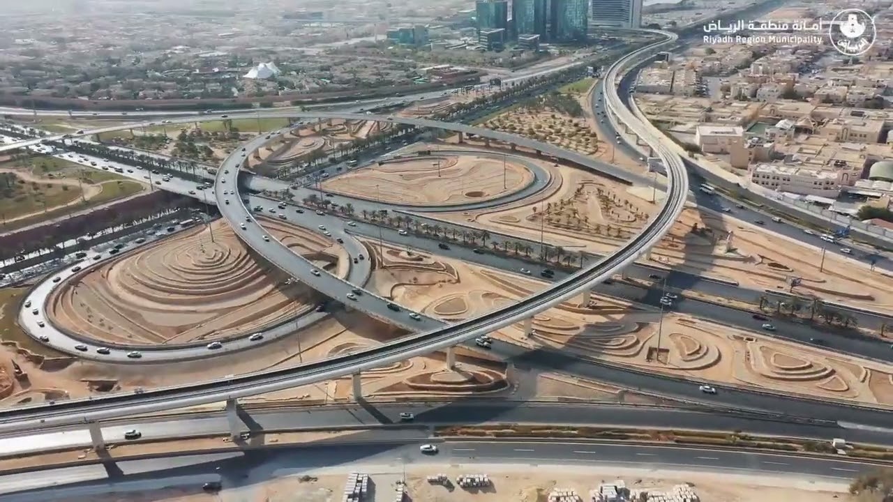 أعمال تطوير ميادين الرياض لتسهم في تعزيز المظاهر الجمالية في العاصمة وزيادة مساحة الغطاء النباتي..