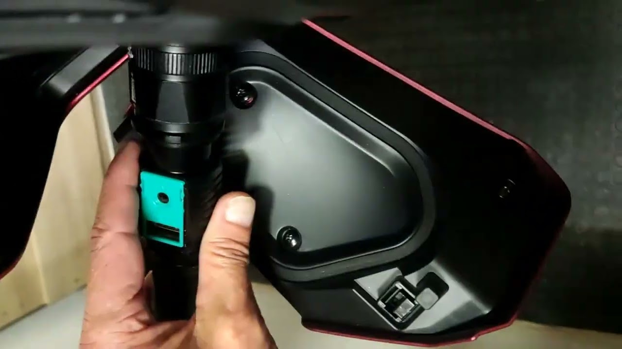 INSTALAR CABLE USB HONDA ADV 350 ADVENTURE   INSTALL USB CABLE IN ADV 350