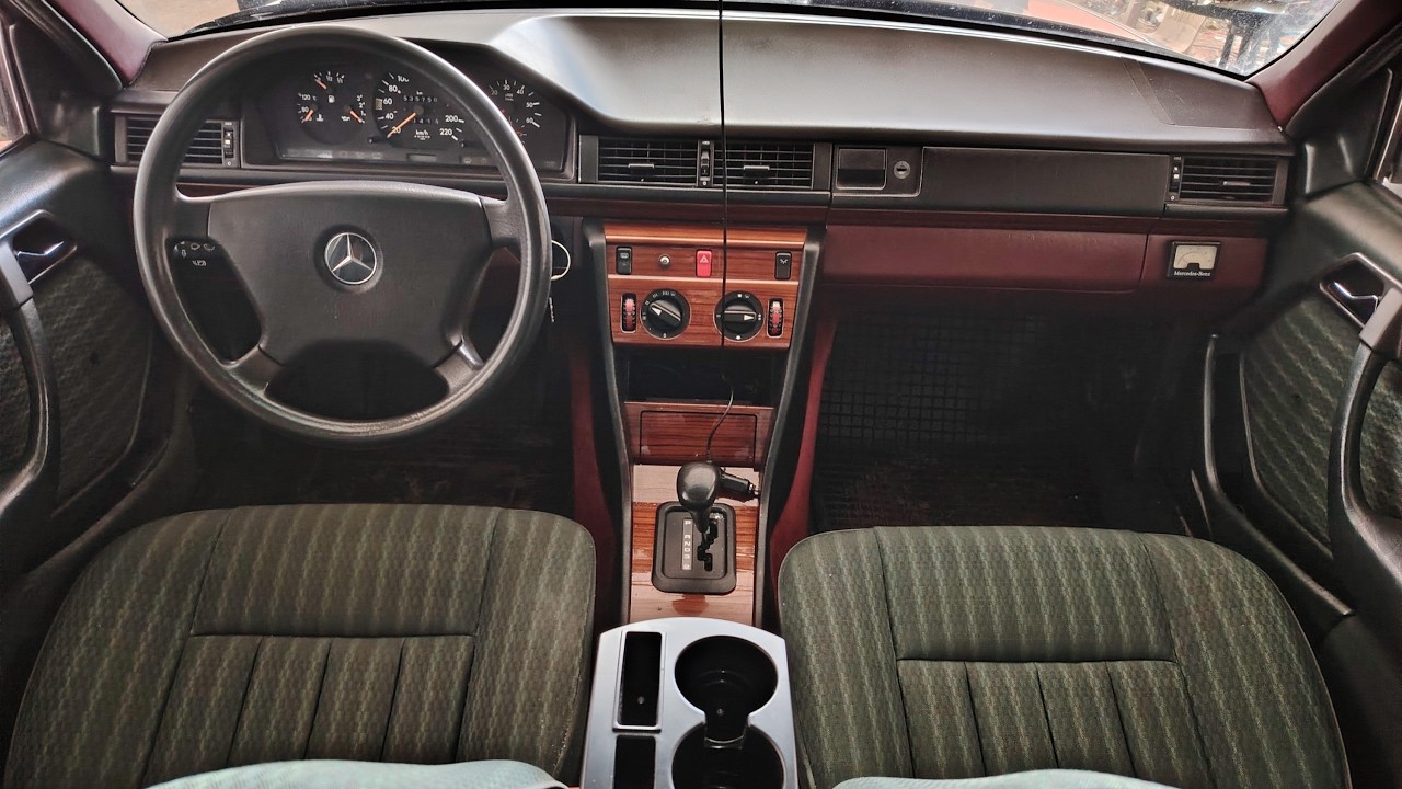 Mercedes w124 JÍZDA. Projížďka s mercedesem w124 250D