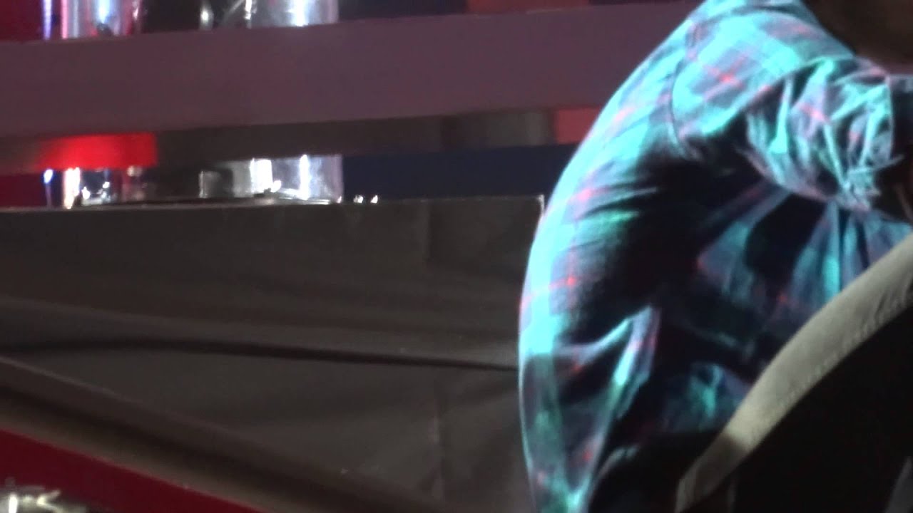1D SINGING HBD/ALIVE IN HOUSTON (22-08-2014)