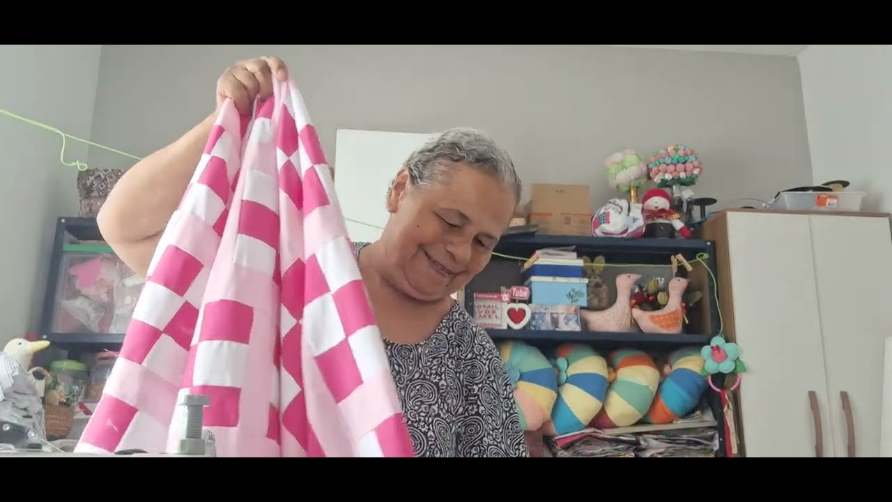como eu estou botando o forro da colcha de  retalhos