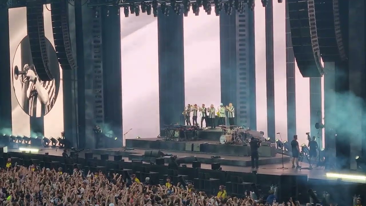 Sam Fender Local Hero & Champions League Theme live at St James Pk 4K
