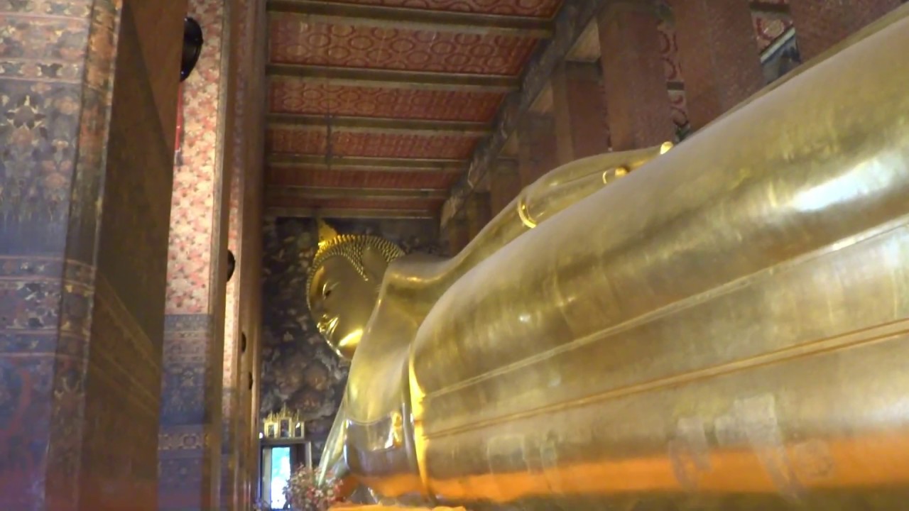 Statuia lui Buddha inclinat