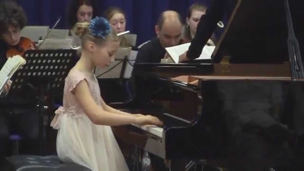 Alicja Kojder 9 year plays Miniature Concerto by Alec Rowley