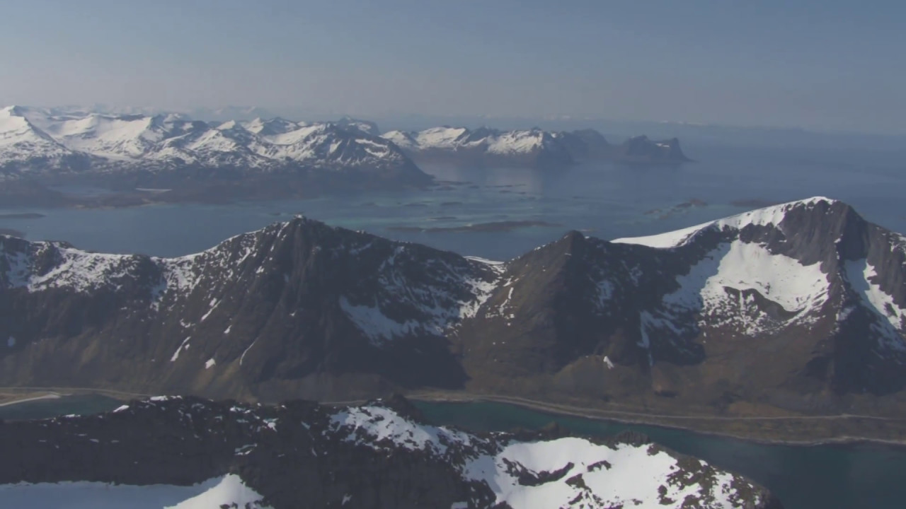 Senja, Gryllefjord, Breitinden, airshow fra Luftforsvarets Flyskole - Flying Over Norway