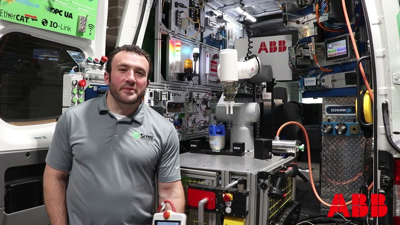 ABB Robotics - RobotStudio motion control software and programming safety into your application
