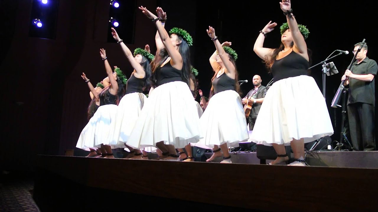 KUANA TORRES KAHELE Nani Niihau Oli (Chant)